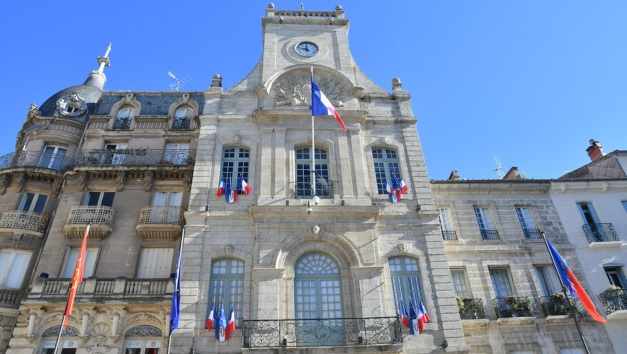Service social en mairie avec assistante sociale